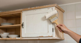 A Vintage Farmhouse Makeover Made These ’80s Kitchen Cabinets Unrecognizable